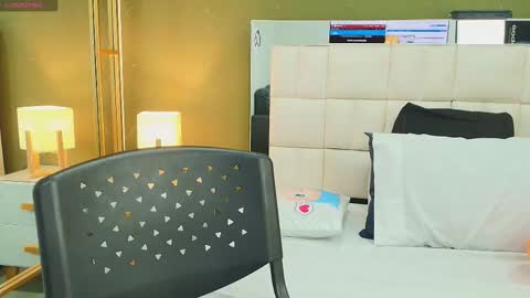 Anahi  online show from October 26, 8:04 pm