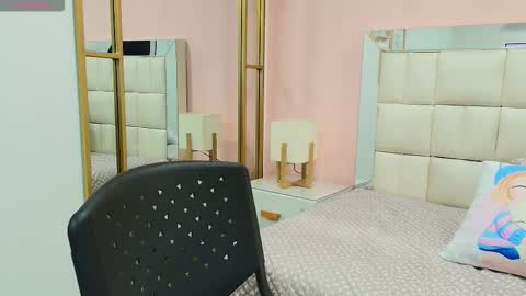 Anahi  online show from January 16, 7:40 pm