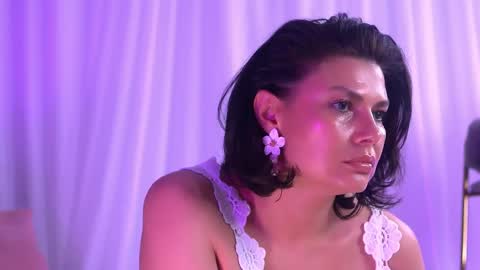 Anais online show from April 4, 4:22 am