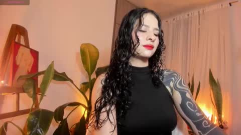 Snapshot of anakedartist chatting on November 22, 3:11 pm Mariana online show from November 22, 3:11 pm