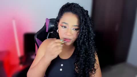 Snapshot of anakiss1 chatting on December 22, 11:41 pm help me to get 100 thumps up online show from December 22, 11:41 pm