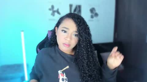 Snapshot of anakiss1 chatting on February 17, 5:04 am help me to get 100 thumps up online show from February 17, 5:04 am