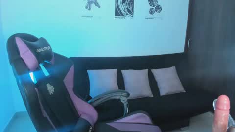 Snapshot of anakiss1 chatting on March 7, 6:13 am help me to get 100 thumps up online show from March 7, 6:13 am