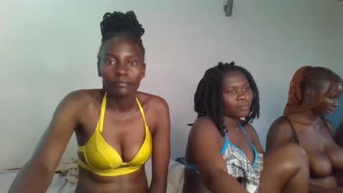 Snapshot of analeia_ chatting on January 7, 6:16 am Analeia online show from January 7, 6:16 am