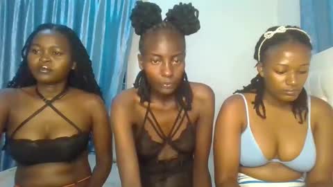 Snapshot of analeia_ chatting on February 11, 3:18 am Analeia online show from February 11, 3:18 am