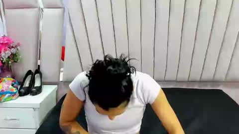 AbbyAndAntonela online show from February 15, 2:47 am