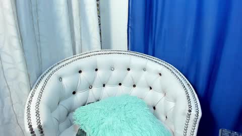 analia18  online show from January 9, 12:30 pm