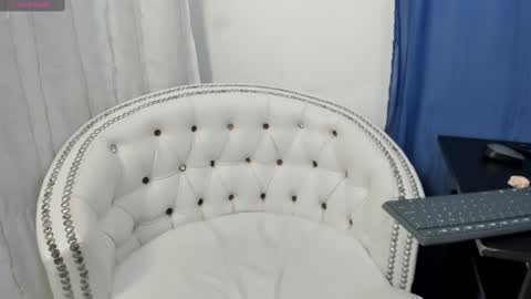 analia18  online show from February 8, 4:04 pm