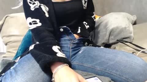 analove200 online show from January 6, 12:57 pm