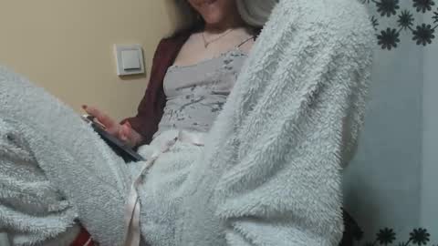 analove200 online show from February 1, 5:18 am