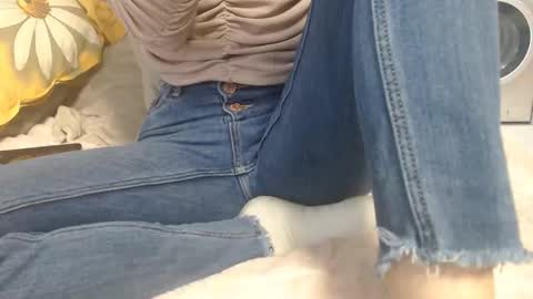 analove200 online show from February 17, 12:16 pm