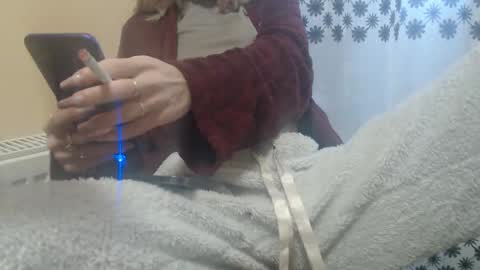 analove200 online show from February 21, 5:56 am