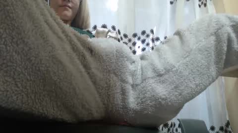 analove200 online show from February 28, 6:10 am