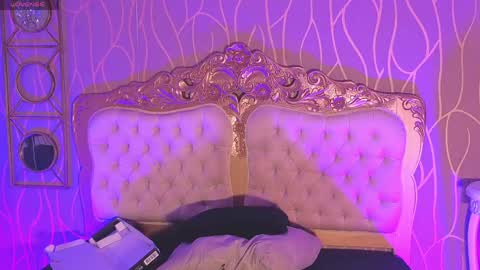 anamonroee online show from April 23, 9:06 pm