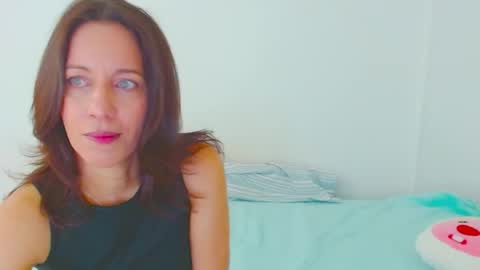 anapereira12 online show from April 21, 5:17 pm