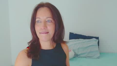 anapereira12 online show from May 6, 4:23 pm