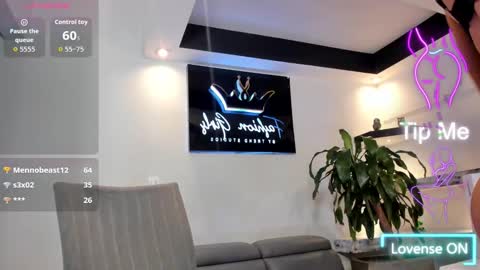 Snapshot of anaruiz1_ chatting on September 18, 1:18 am ana online show from September 18, 1:18 am