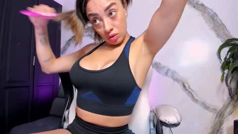 Snapshot of anaruiz1_ chatting on November 12, 12:27 pm ana online show from November 12, 12:27 pm