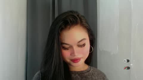 Snapshot of anaruru_ chatting on April 10, 11:26 am ANA online show from April 10, 11:26 am