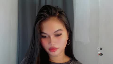 Snapshot of anaruru_ chatting on April 18, 7:51 pm ANA online show from April 18, 7:51 pm