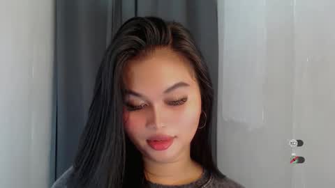 Snapshot of anaruru_ chatting on April 18, 7:58 pm ANA online show from April 18, 7:58 pm