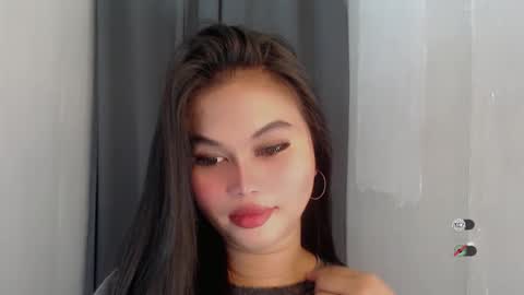 Snapshot of anaruru_ chatting on April 23, 1:57 pm ANA online show from April 23, 1:57 pm