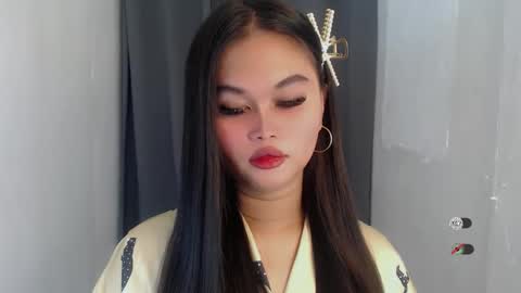 Snapshot of anaruru_ chatting on April 27, 5:22 pm ANA online show from April 27, 5:22 pm