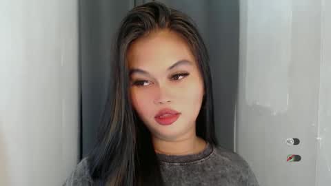 Snapshot of anaruru_ chatting on May 17, 1:29 pm ANA online show from May 17, 1:29 pm