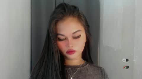 Snapshot of anaruru_ chatting on May 24, 1:27 pm ANA online show from May 24, 1:27 pm