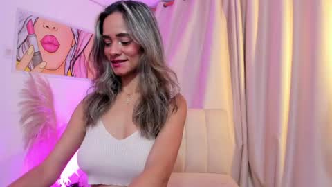 Ana online show from April 4, 7:33 pm