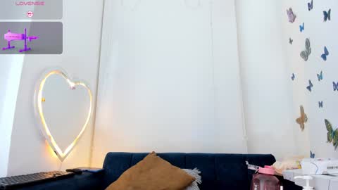 Snapshot of anasofia_07s chatting on February 7, 7:18 am anasofia_07s online show from February 7, 7:18 am