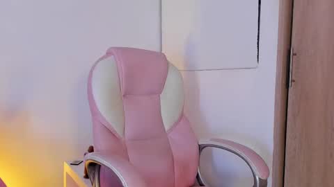 Anastacia online show from November 21, 5:06 am