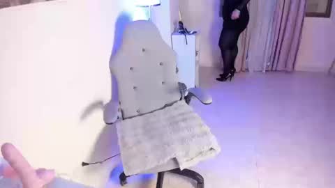 Anastacia online show from March 10, 12:43 pm