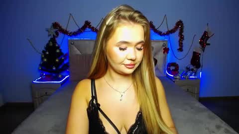 anastacyyellig online show from December 18, 2:10 am