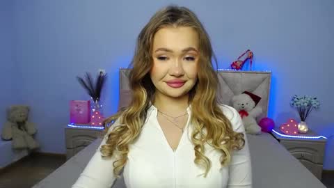 anastacyyellig online show from January 17, 9:39 pm