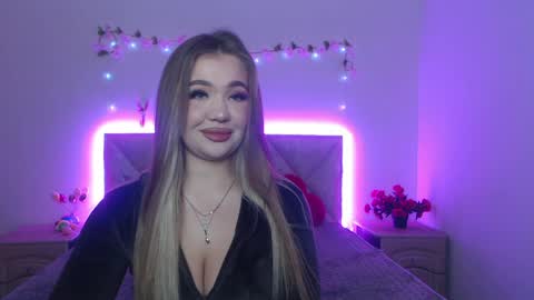 anastacyyellig online show from April 13, 9:42 pm