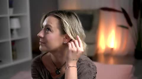 Snapshot of anastasiamills chatting on June 7, 7:50 pm AnastasiaMills online show from June 7, 7:50 pm