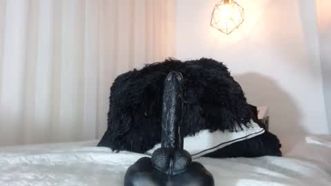 Snapshot of anastasiia_xs chatting on February 6, 9:32 am Anna .. online show from February 6, 9:32 am