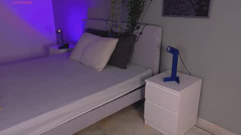 Kendra  online show from March 13, 10:11 am