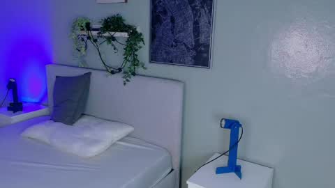 Kendra  online show from April 4, 11:18 am