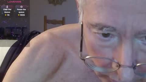 Snapshot of anax69 chatting on December 20, 4:04 pm mario online show from December 20, 4:04 pm