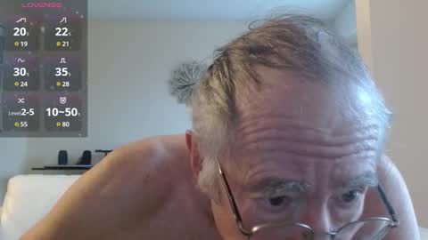 Snapshot of anax69 chatting on January 20, 9:24 am mario online show from January 20, 9:24 am