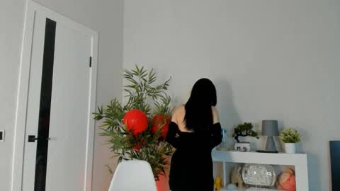 Layla online show from March 9, 12:36 am