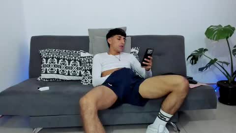 Snapshot of ander_012 chatting on April 27, 9:35 pm Ander Arias online show from April 27, 9:35 pm