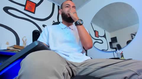 Andrs   -                   online show from November 28, 10:56 pm