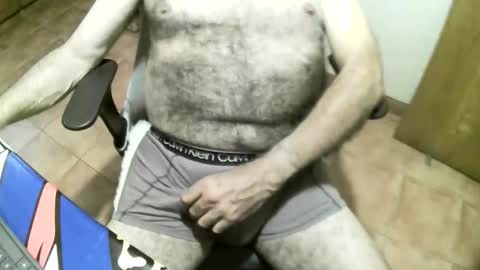 Snapshot of andipecas69 chatting on December 4, 12:14 pm andipecas69 online show from December 4, 12:14 pm