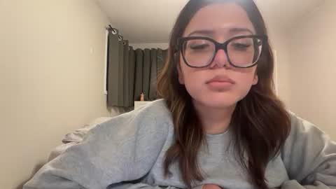 anditspinkxo online show from June 18, 6:13 am