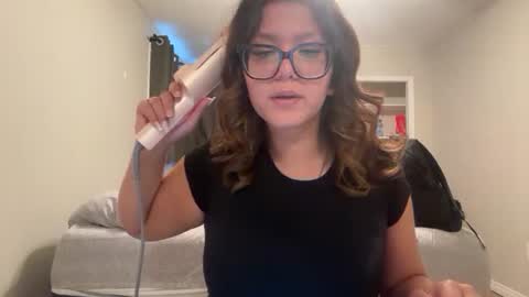 anditspinkxo online show from July 10, 8:22 pm