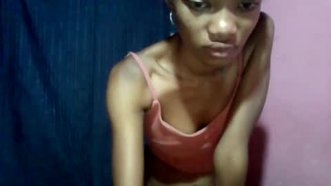 Snapshot of andohh237973 chatting on December 3, 11:25 pm andohh237973 online show from December 3, 11:25 pm