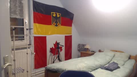 Snapshot of andre124231 chatting on December 18, 5:10 pm Andre online show from December 18, 5:10 pm